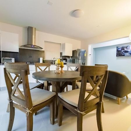 Koyari Modern Condos 9Br 7Ba Sleeps 26 W/ Pool And Roof Deck Palm Beach Exteriör bild