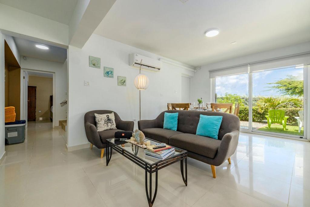 Koyari Modern Condos 9Br 7Ba Sleeps 26 W/ Pool And Roof Deck Palm Beach Exteriör bild