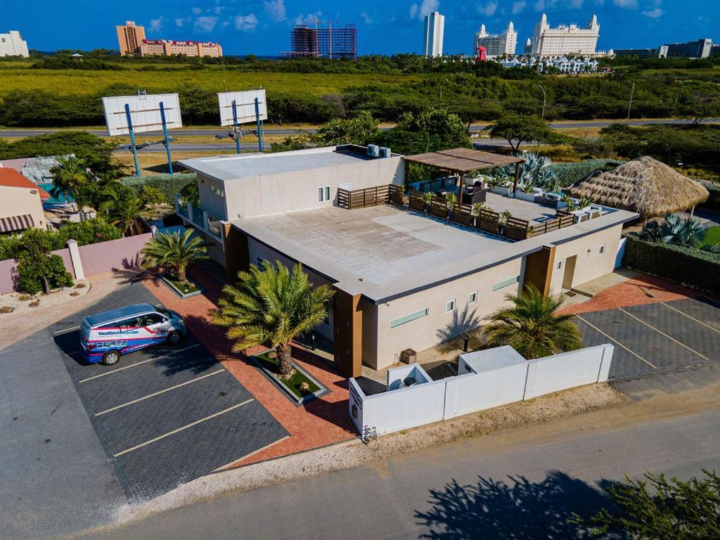 Koyari Modern Condos 9Br 7Ba Sleeps 26 W/ Pool And Roof Deck Palm Beach Exteriör bild