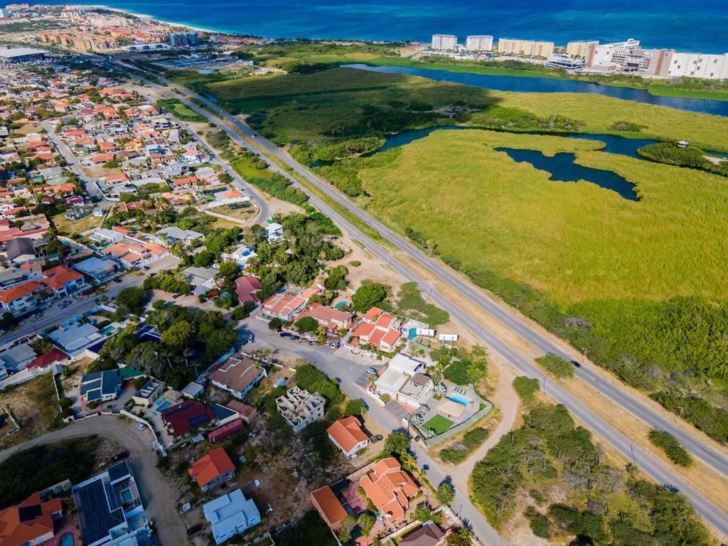 Koyari Modern Condos 9Br 7Ba Sleeps 26 W/ Pool And Roof Deck Palm Beach Exteriör bild