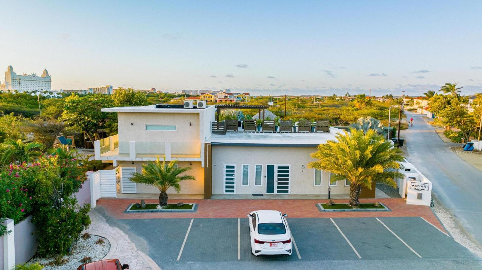 Koyari Modern Condos 9Br 7Ba Sleeps 26 W/ Pool And Roof Deck Palm Beach Exteriör bild