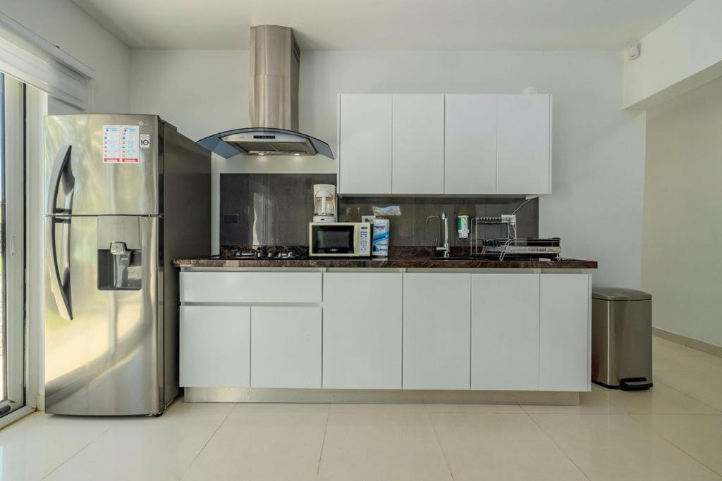Koyari Modern Condos 9Br 7Ba Sleeps 26 W/ Pool And Roof Deck Palm Beach Exteriör bild