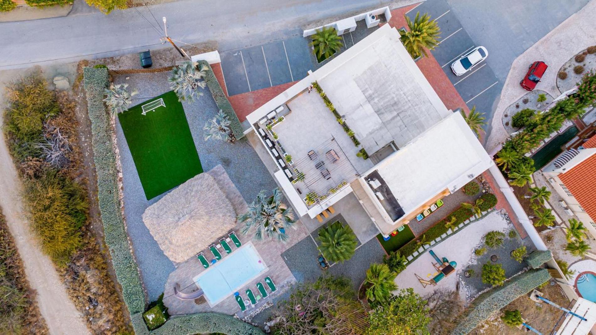 Koyari Modern Condos 9Br 7Ba Sleeps 26 W/ Pool And Roof Deck Palm Beach Exteriör bild