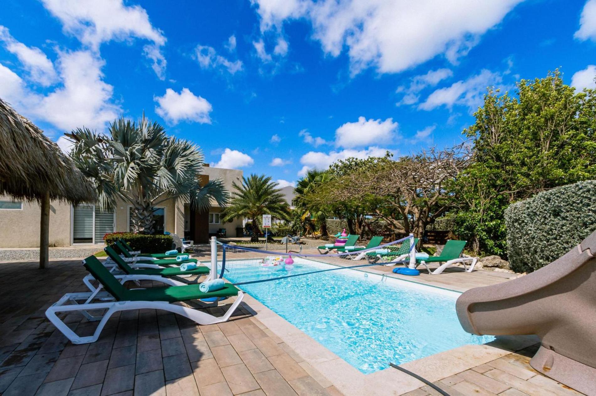Koyari Modern Condos 9Br 7Ba Sleeps 26 W/ Pool And Roof Deck Palm Beach Exteriör bild