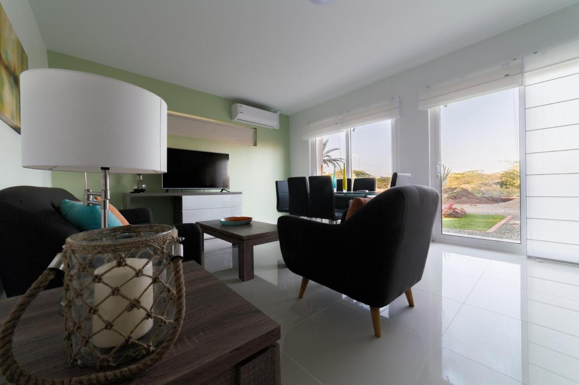 Koyari Modern Condos 9Br 7Ba Sleeps 26 W/ Pool And Roof Deck Palm Beach Exteriör bild