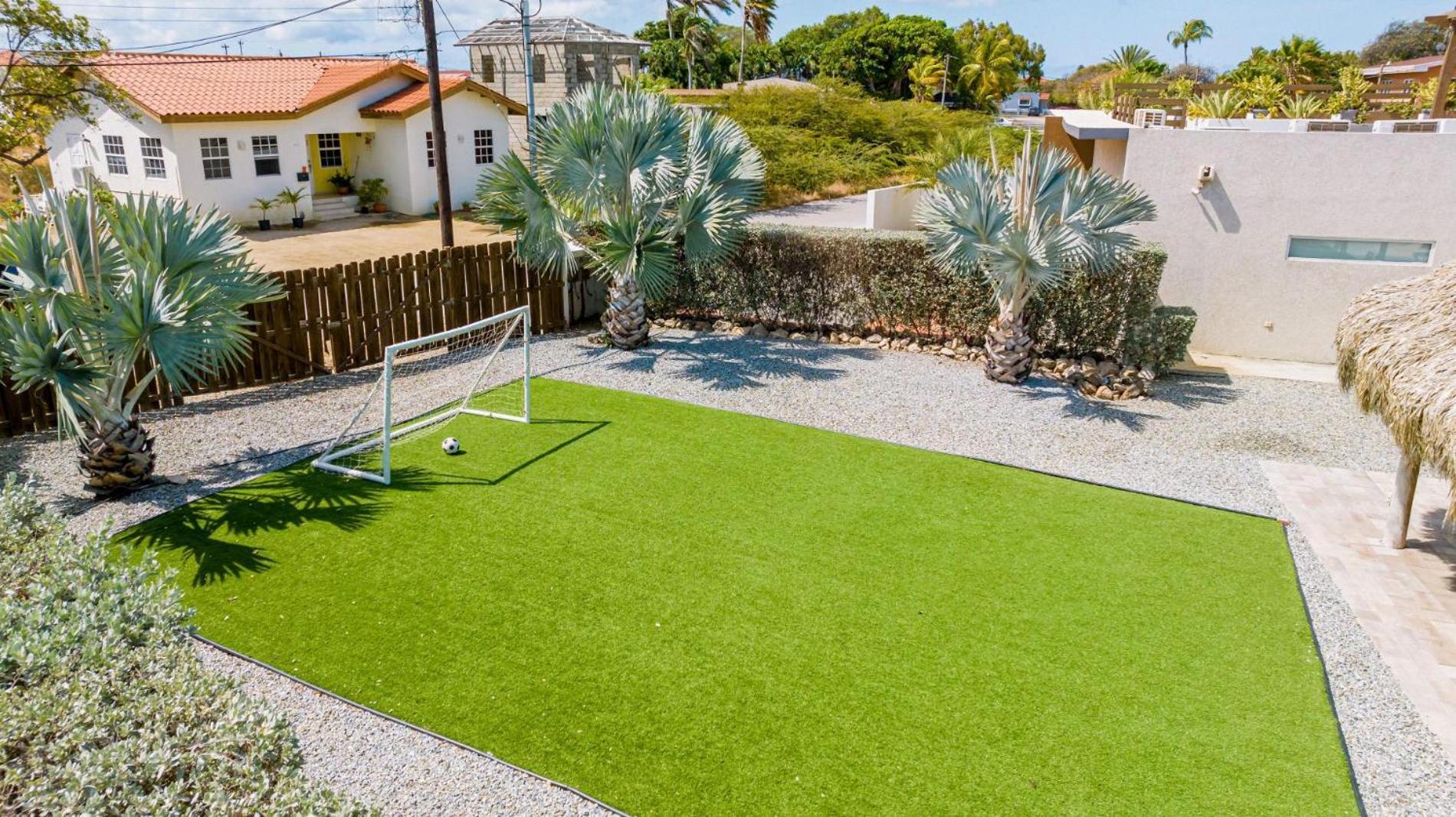 Koyari Modern Condos 9Br 7Ba Sleeps 26 W/ Pool And Roof Deck Palm Beach Exteriör bild